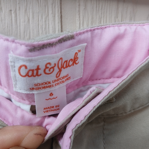 Cat & Jack Women's Tan Shorts - Picture 4 of 6